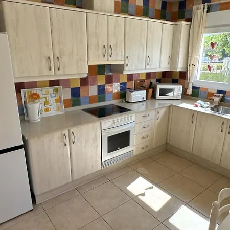 0533 Laura Вилла *